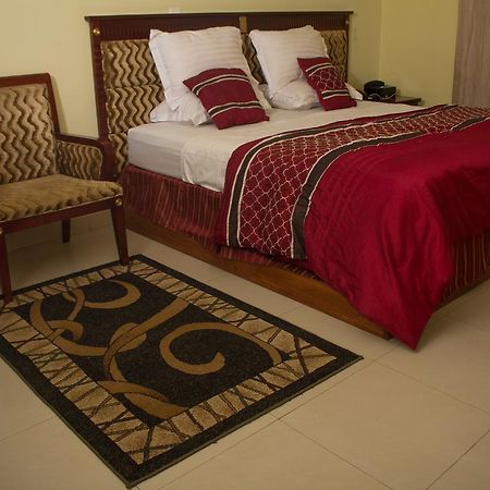 My Choice Hotel Tema Exterior photo
