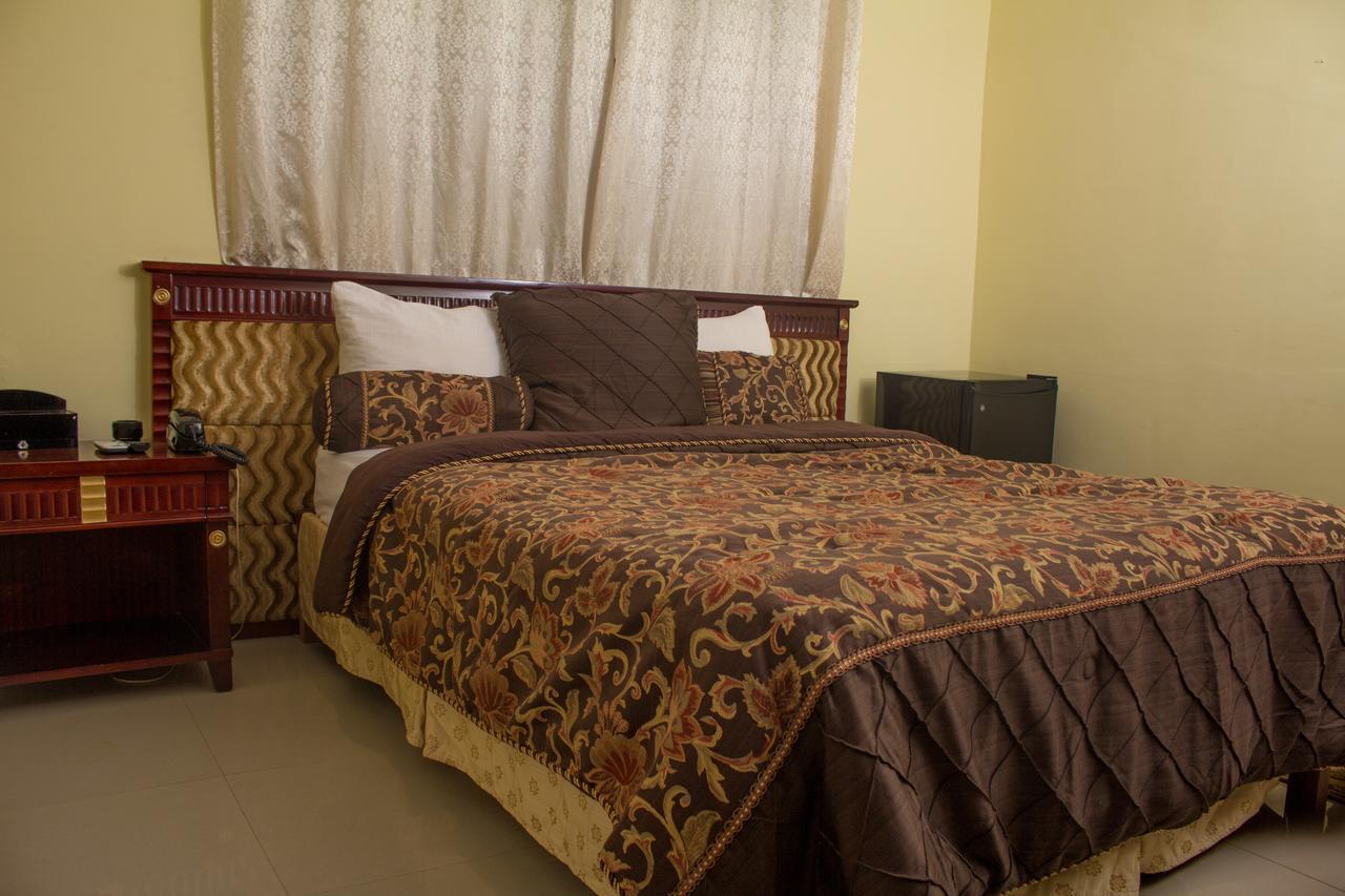 My Choice Hotel Tema Exterior photo