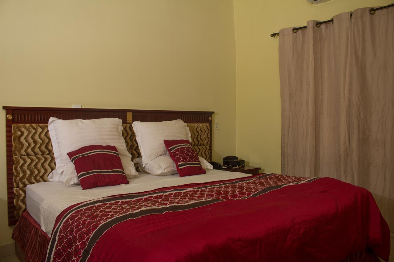 My Choice Hotel Tema Exterior photo